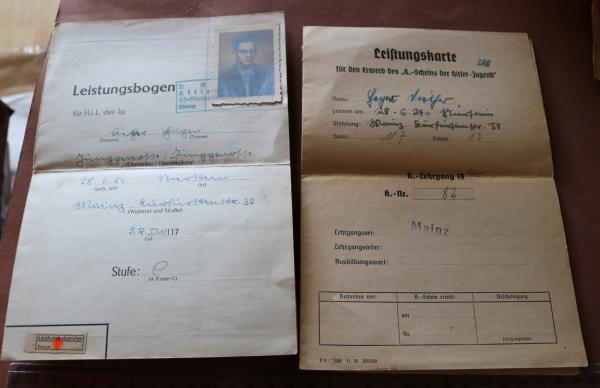 Leistungsbogen und Leistungskarte für Erwerb des K-Scheins der Hitler-Jugend  Mainz 1940